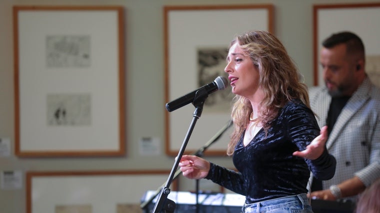La cantante Rocío Soto ofreció un concierto acústico