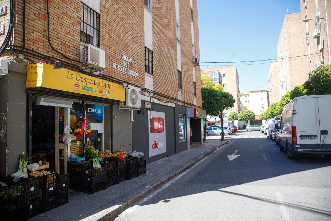 Comercios en manos extranjeras en el barrio de la Macarena