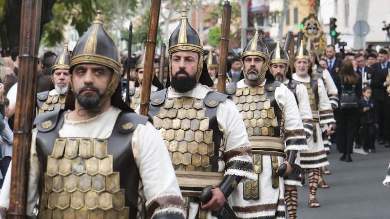 La Guardia Judía de la Hermandad de la Milagrosa, que acompaña al Señor de la Esperanza