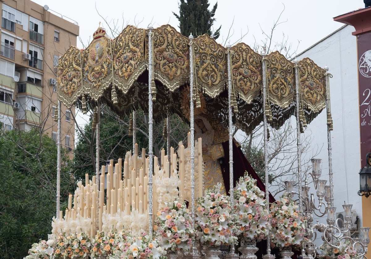 María Santísima del Amor, de la Hermandad de Pino Montano
