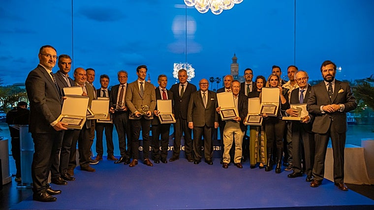 Galardonaados con los premios y reconocimientos anuales