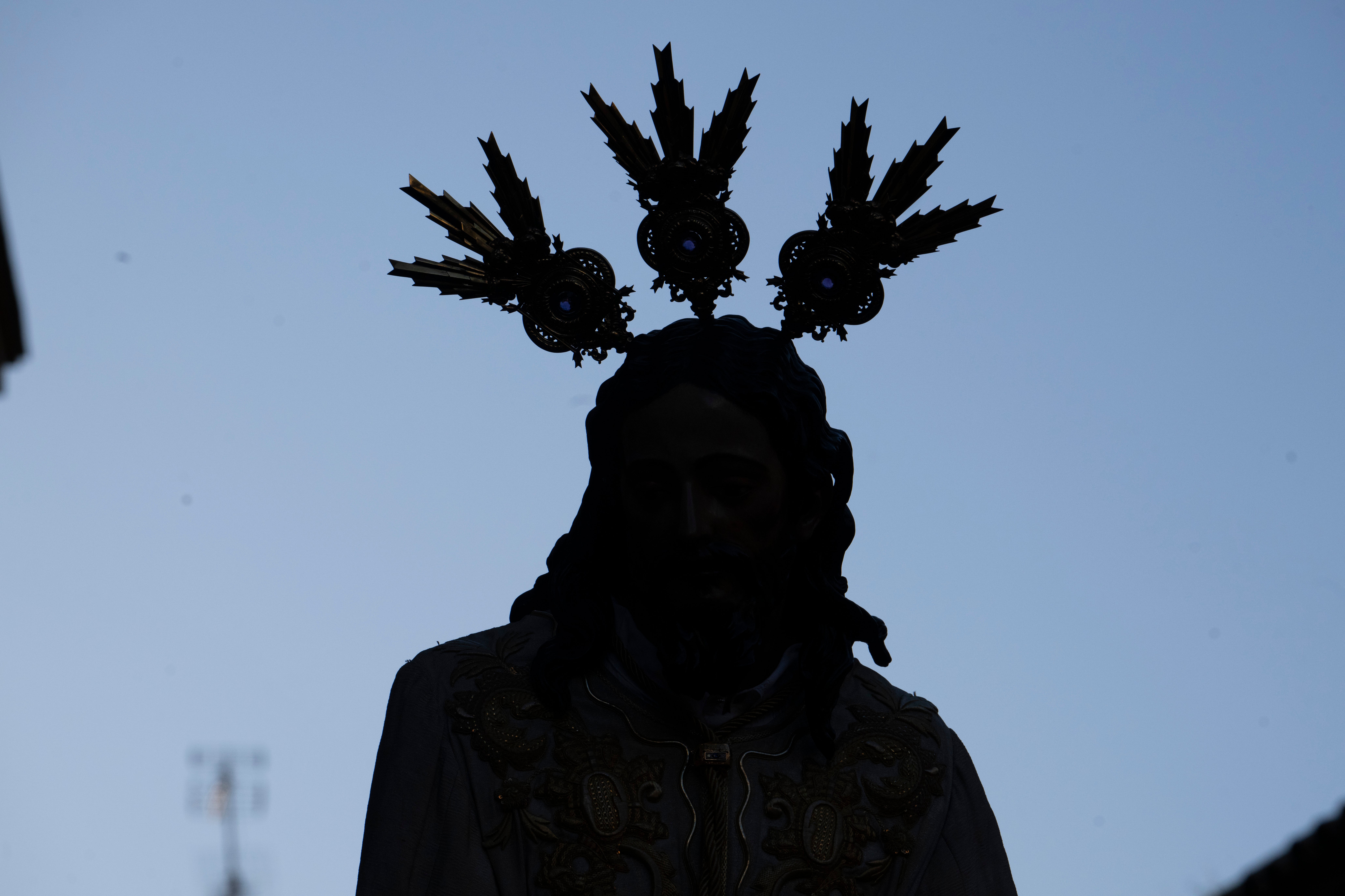 El vía crucis extraordinario del Señor del Silencio de la Amargura, en imágenes