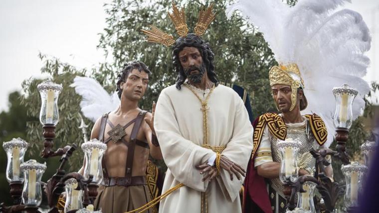 Salida de Pino Montano de la parroquia de San Isidro Labrador