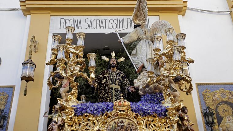 El misterio de la Oración en el Huerto saliendo de la capilla de Montesión
