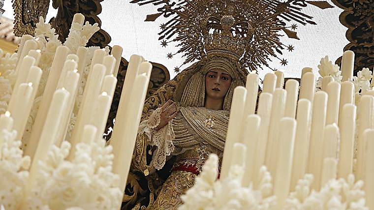 María Santísima del Rocío, obra de Castillo Lastrucci