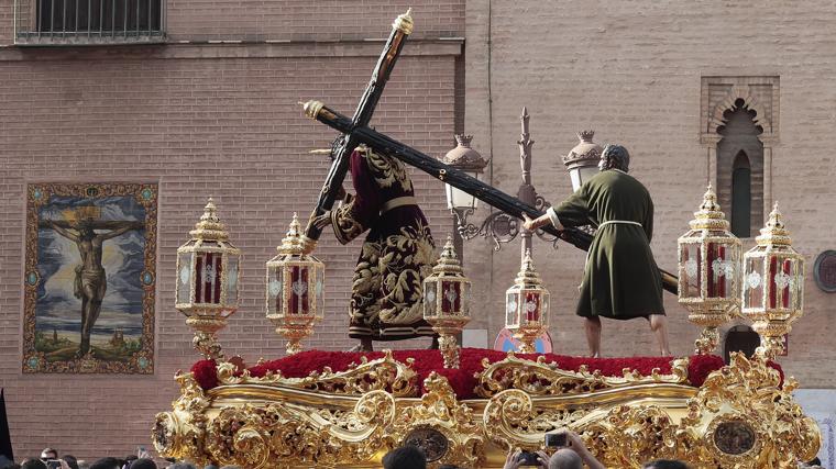 El paso de rocalla del Señor de las Penas, de San Roque