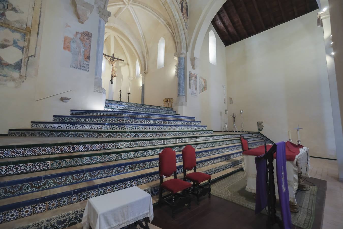 La intervención ha limpiado la iglesia de añadidos y muebles de épocas posteriores que impedían la lectura original del templo