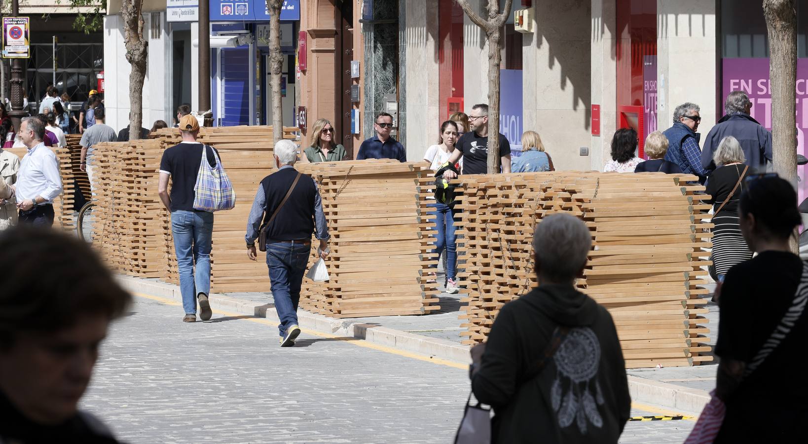 Cada rincón de Sevilla se prepara ya para la Semana Santa