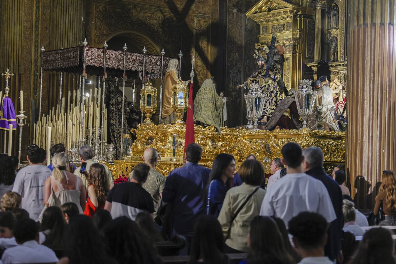 Cada rincón de Sevilla se prepara ya para la Semana Santa
