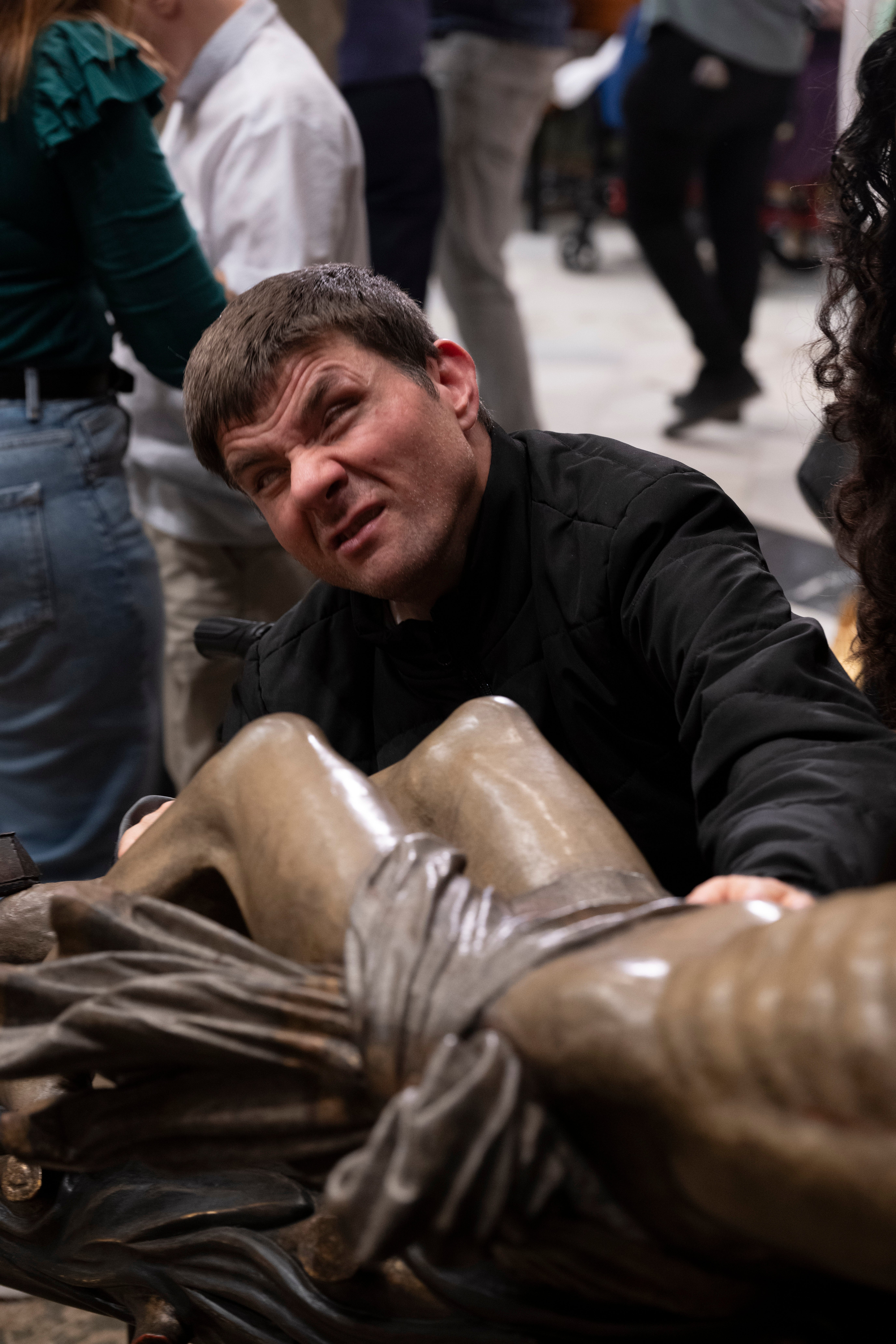 La visita de los invidentes al Cristo de la Vera Cruz, en imágenes