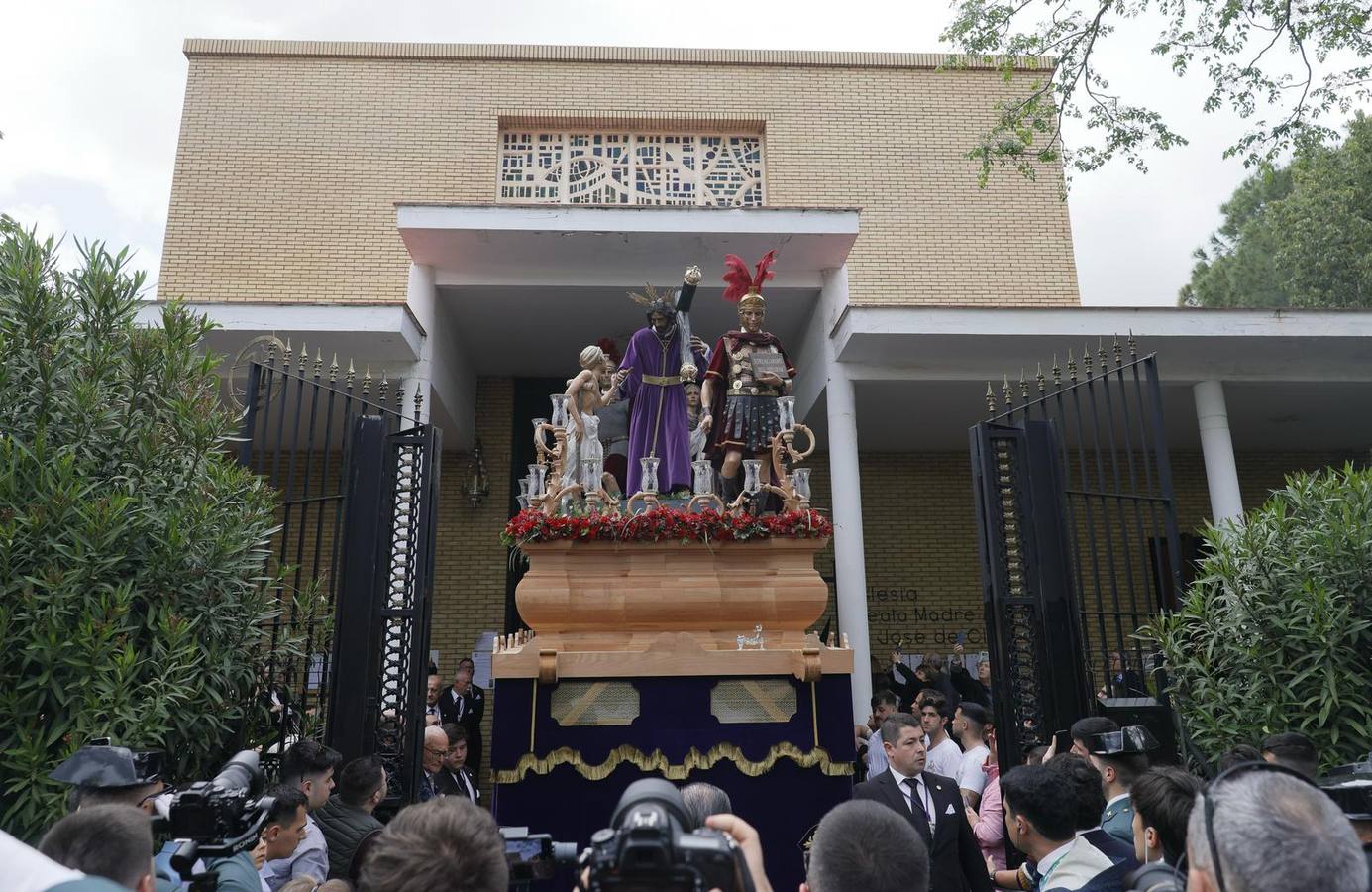 Salida de la Hermandad del Divino Perdón este Sábado de Pasión