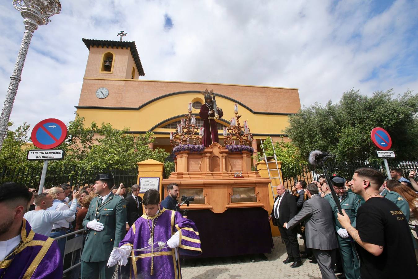 Hermandad de Padre Pío este Sábado de Pasión de la Semana Santa 2025