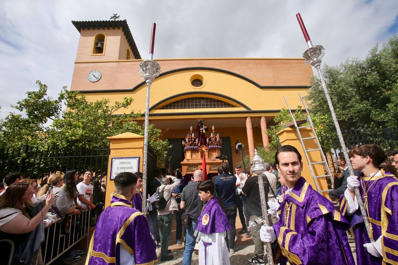 Hermandad de Padre Pío este Sábado de Pasión de la Semana Santa 2025