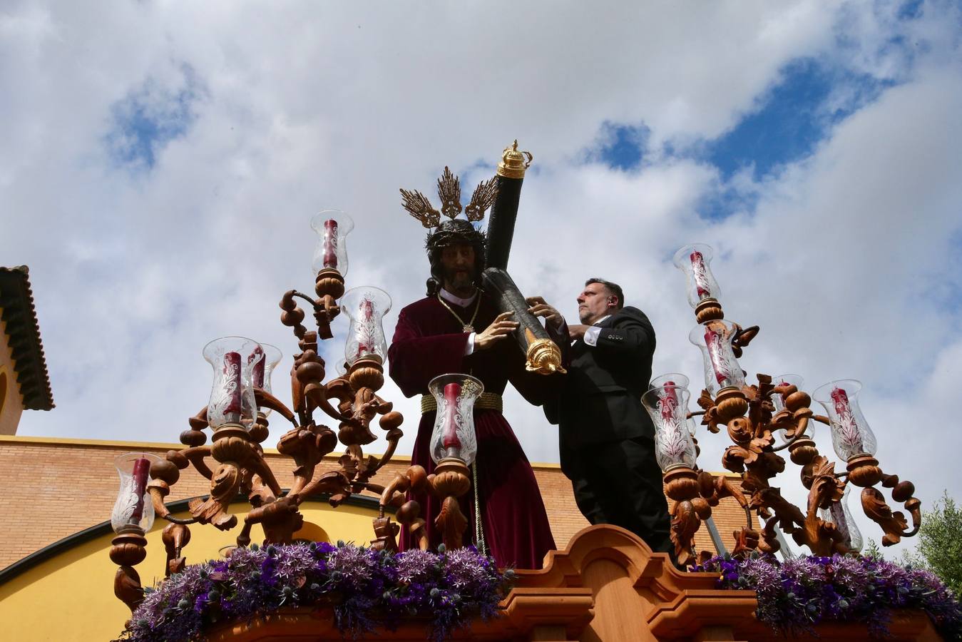 Hermandad de Padre Pío este Sábado de Pasión de la Semana Santa 2025