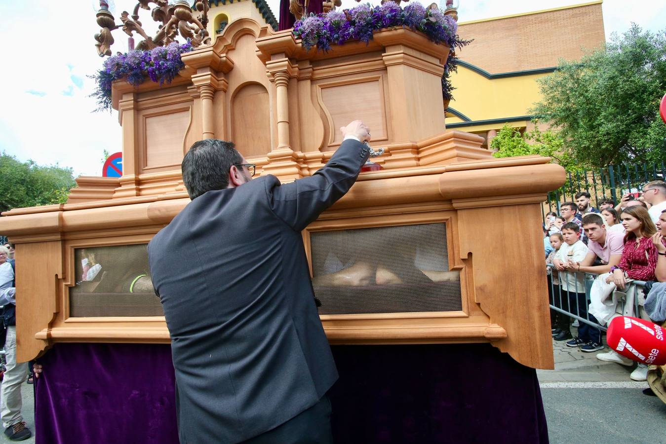 Hermandad de Padre Pío este Sábado de Pasión de la Semana Santa 2025