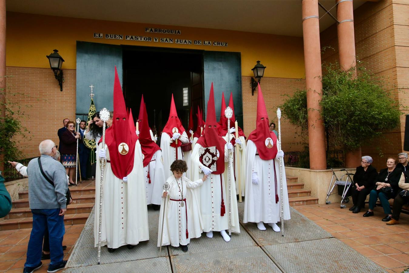 Hermandad de Padre Pío este Sábado de Pasión de la Semana Santa 2025