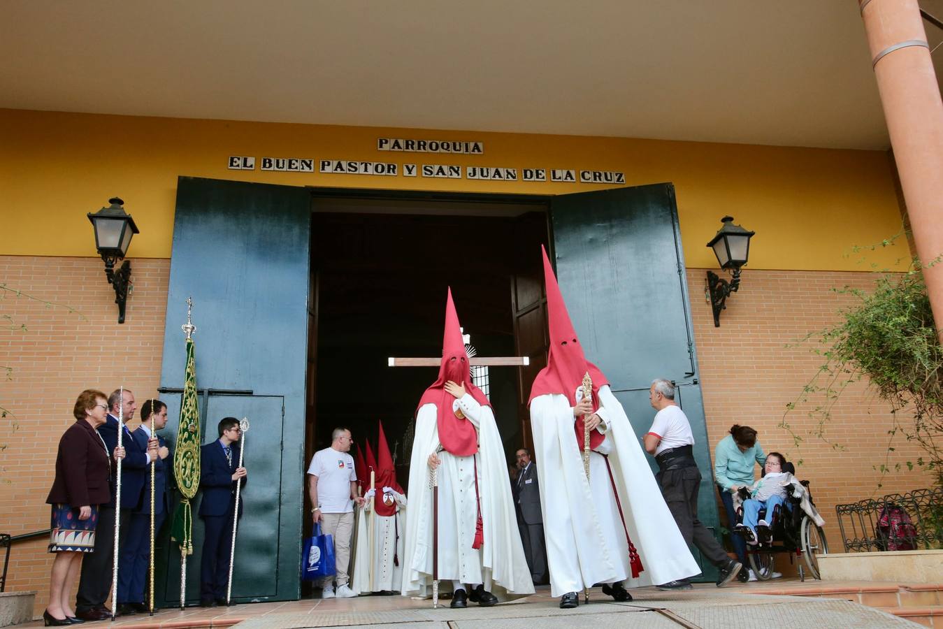 Hermandad de Padre Pío este Sábado de Pasión de la Semana Santa 2025