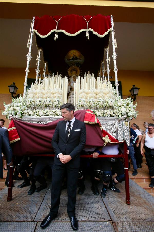 Hermandad de Padre Pío este Sábado de Pasión de la Semana Santa 2025
