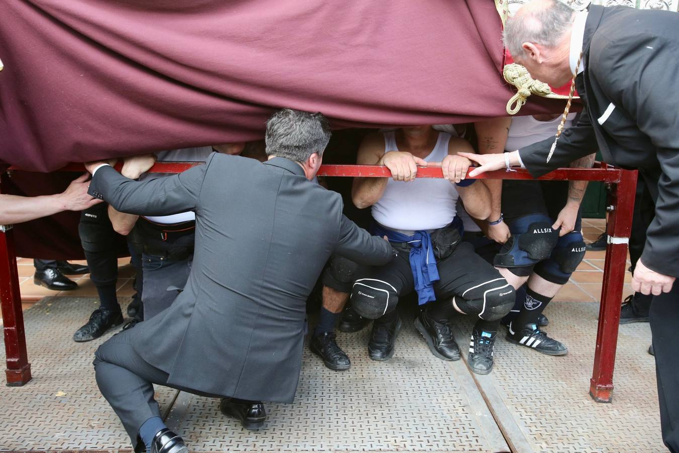 Hermandad de Padre Pío este Sábado de Pasión de la Semana Santa 2025