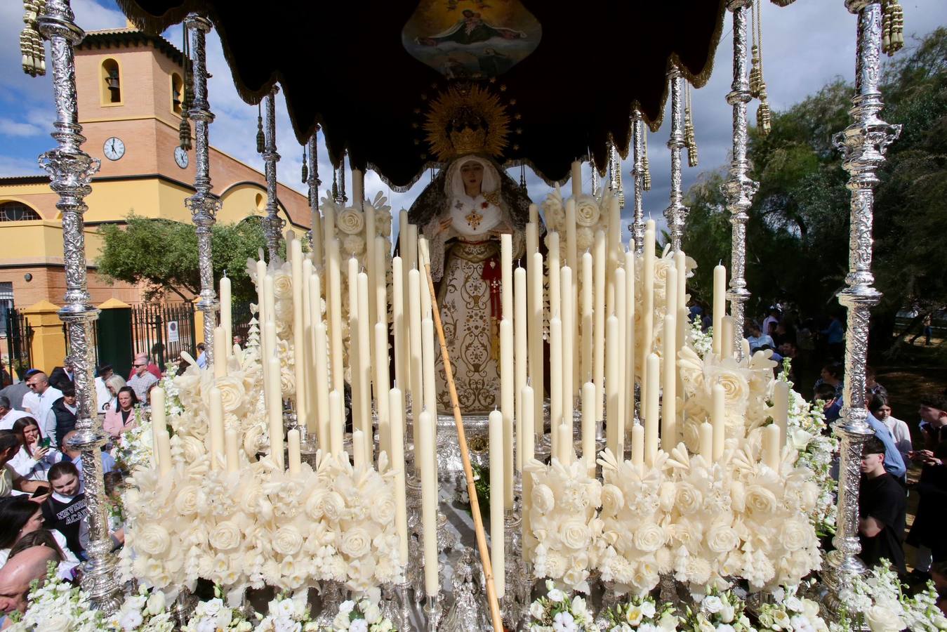 Hermandad de Padre Pío este Sábado de Pasión de la Semana Santa 2025
