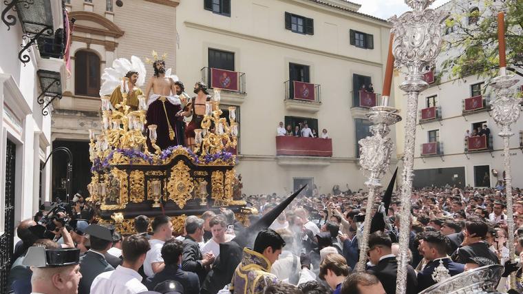 Jesús Despojado sale de la Capilla del Mayor Dolor para realizar su estación de penitencia