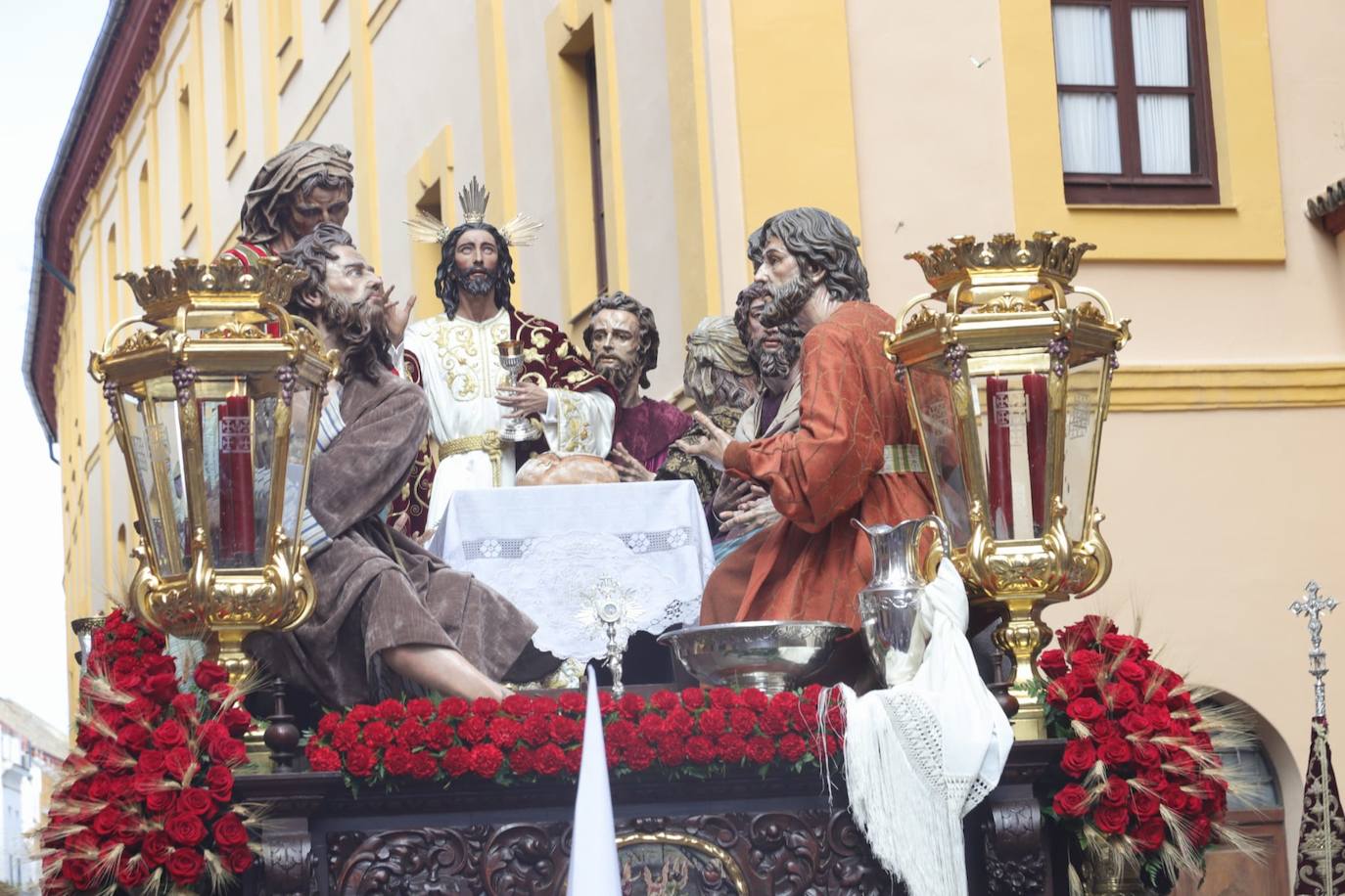 La hermandad de la Cena realiza su estación de penitencia este Domingo de Ramos
