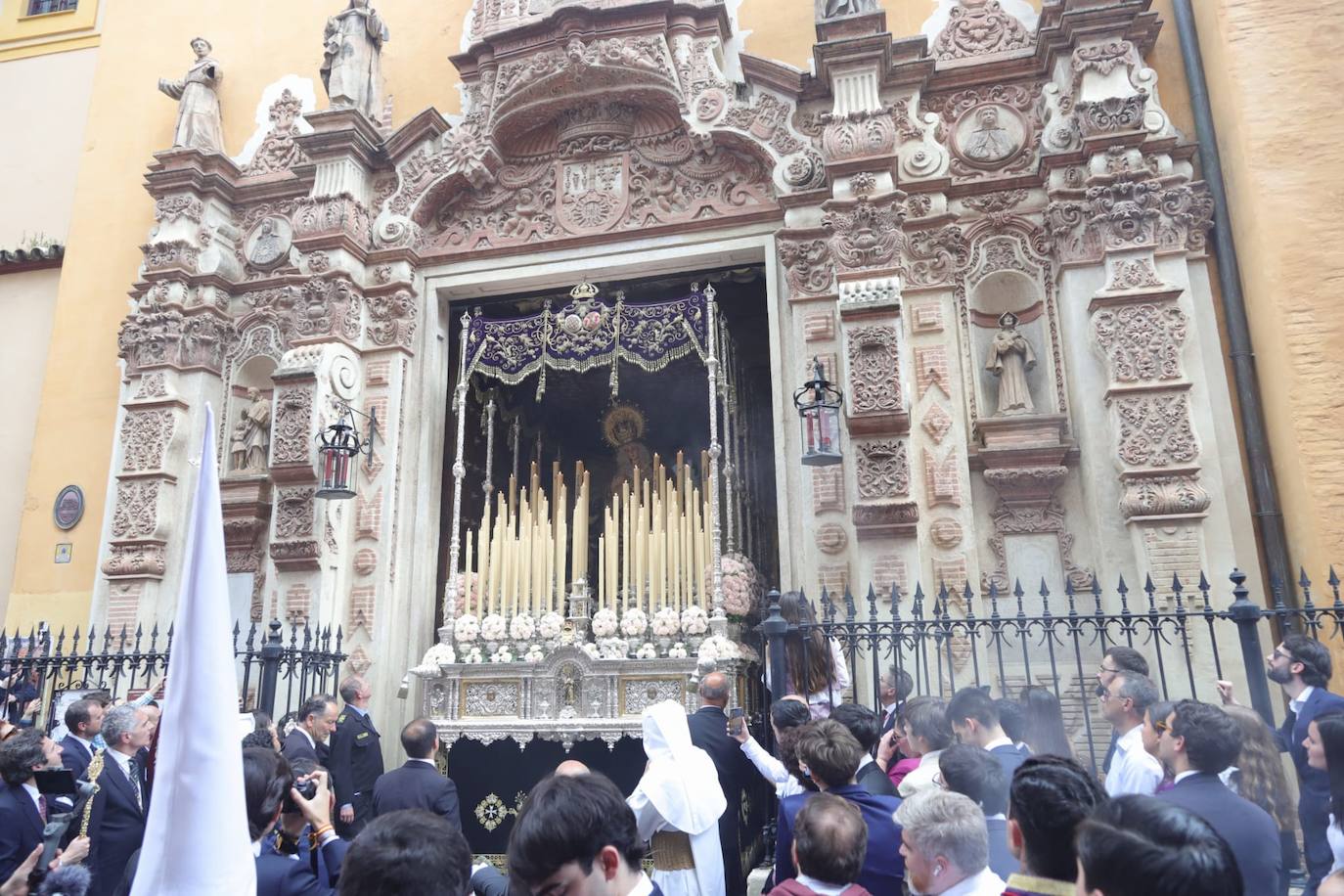 La hermandad de la Cena realiza su estación de penitencia este Domingo de Ramos