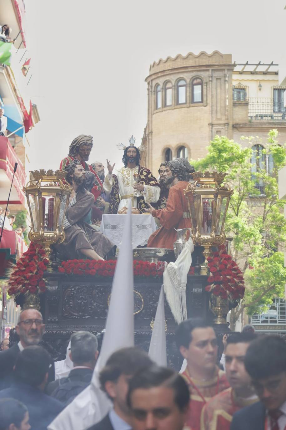 La hermandad de la Cena realiza su estación de penitencia este Domingo de Ramos