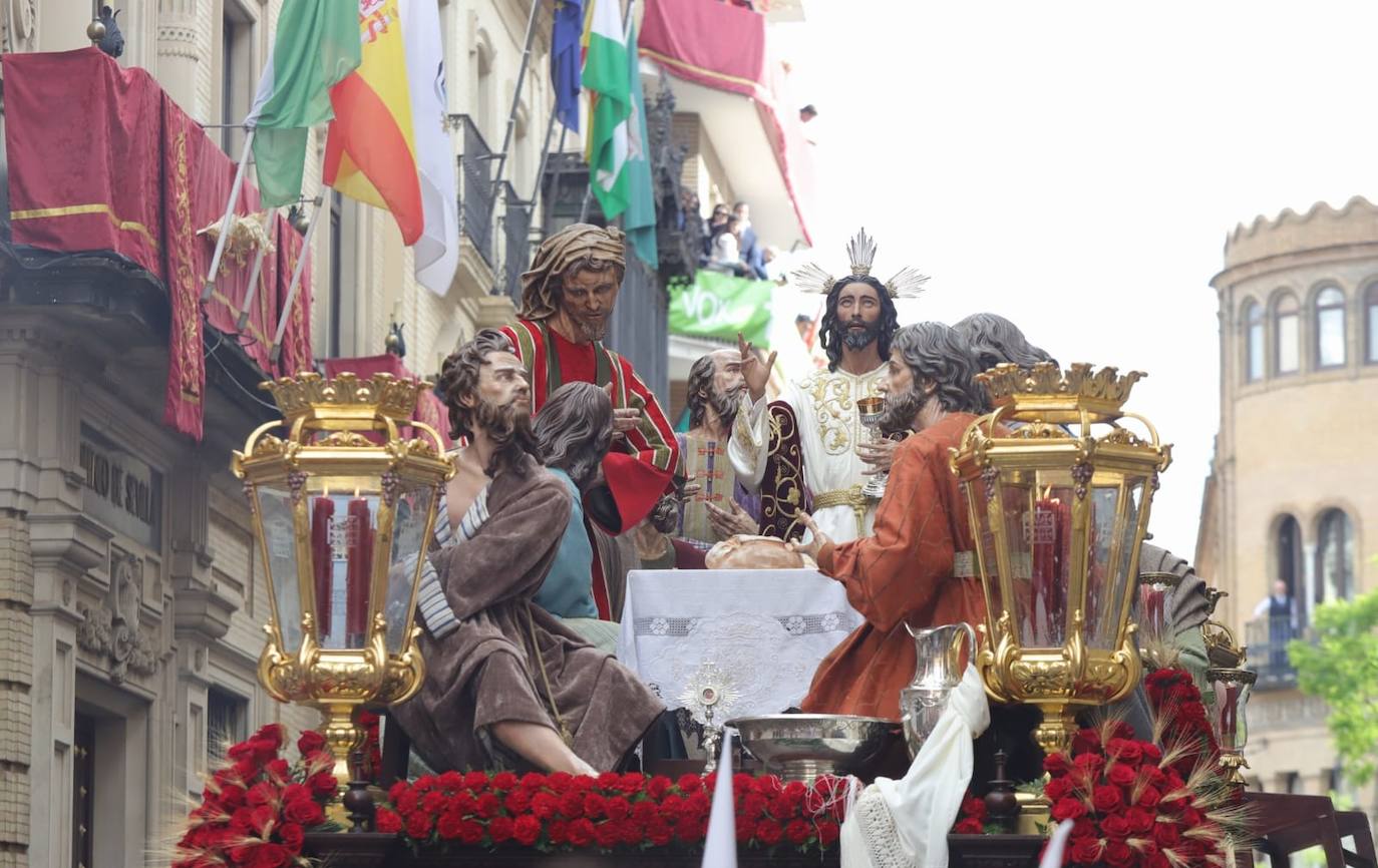 La hermandad de la Cena realiza su estación de penitencia este Domingo de Ramos