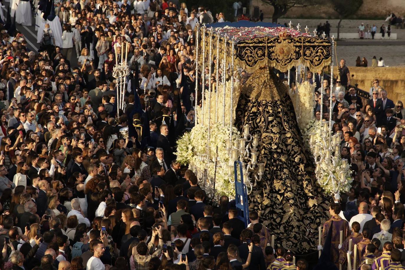 Salida de la Hermandad de la Estrella en la Semana Santa de 2025