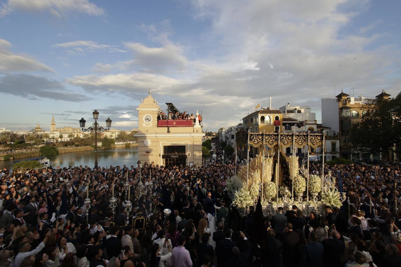 Salida de la Hermandad de la Estrella en la Semana Santa de 2025