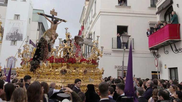 Lunes Santo de la Semana Santa de Sevilla 2025, en imágenes
