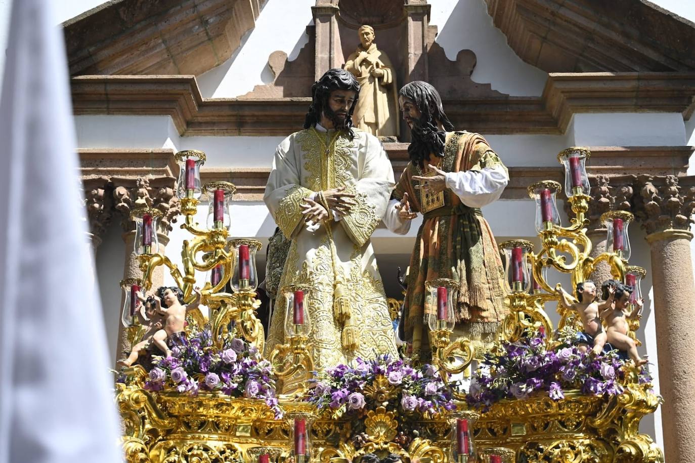 Salida de la Hermandad de San Gonzalo desde el barrio de Triana