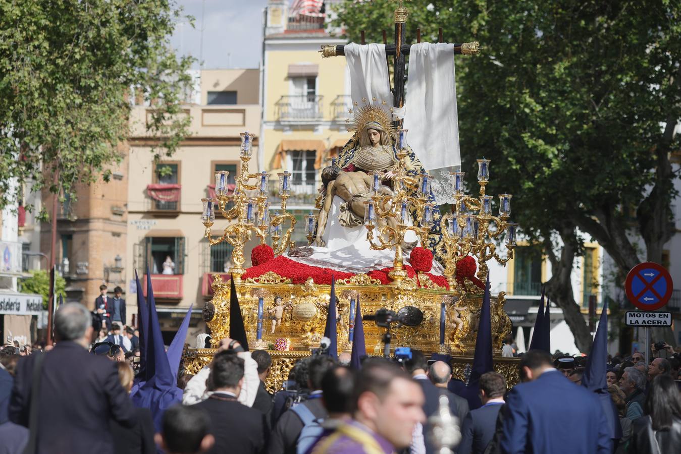 La hermandad del Baratillo es una de la cofradías que despierta más interés en la tarde del Miércoles Santo