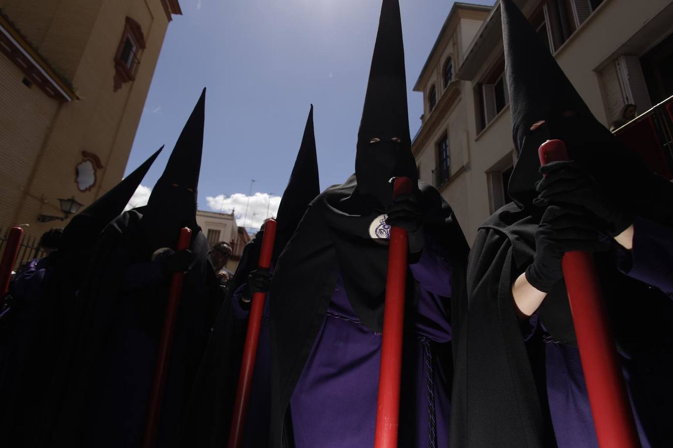 Primeros momentos de la estación de penitencia de la Hermandad de San Bernardo