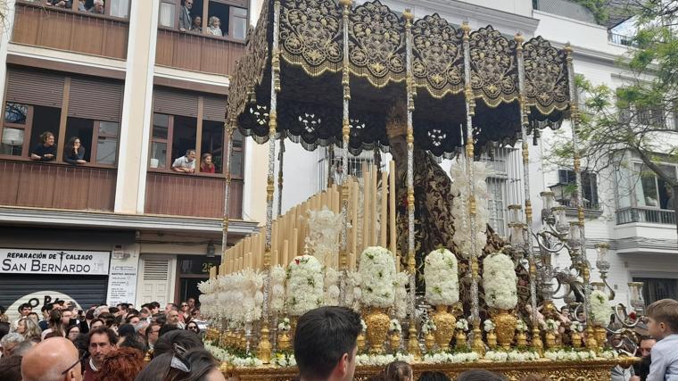 Miércoles Santo de la Semana Santa de Sevilla 2025, en imágenes