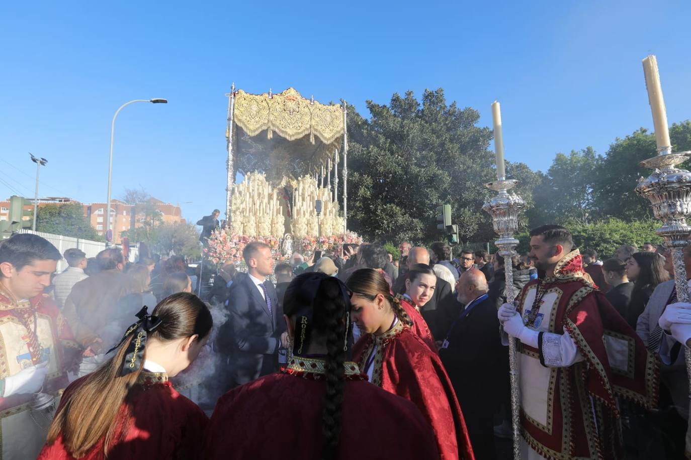Regreso de la Hermandad del Polígono San Pablo a su barrio desde Los Gitanos