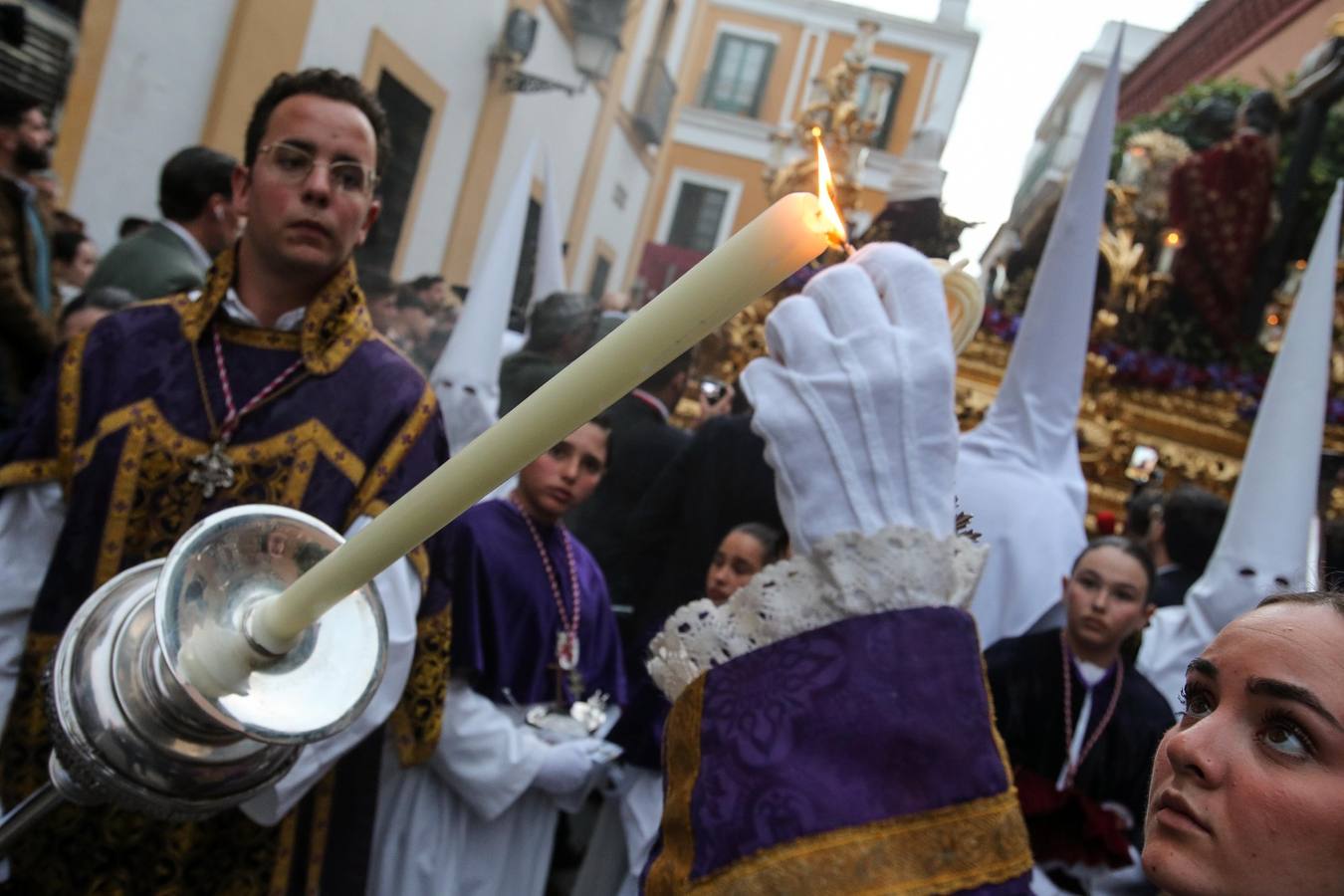 Desde la parroquia de San Vicente sale la hermandad de Las Siete Palabras
