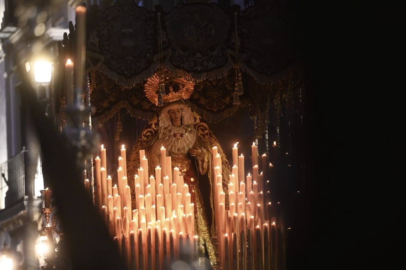 La Virgen de Regla estuvo acompañada por la banda de música de Santa Ana de Dos Hermanas