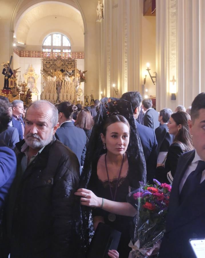 Muchas mantillas se han visto este Jueves Santo en los templos de las hermandades de la Madrugá
