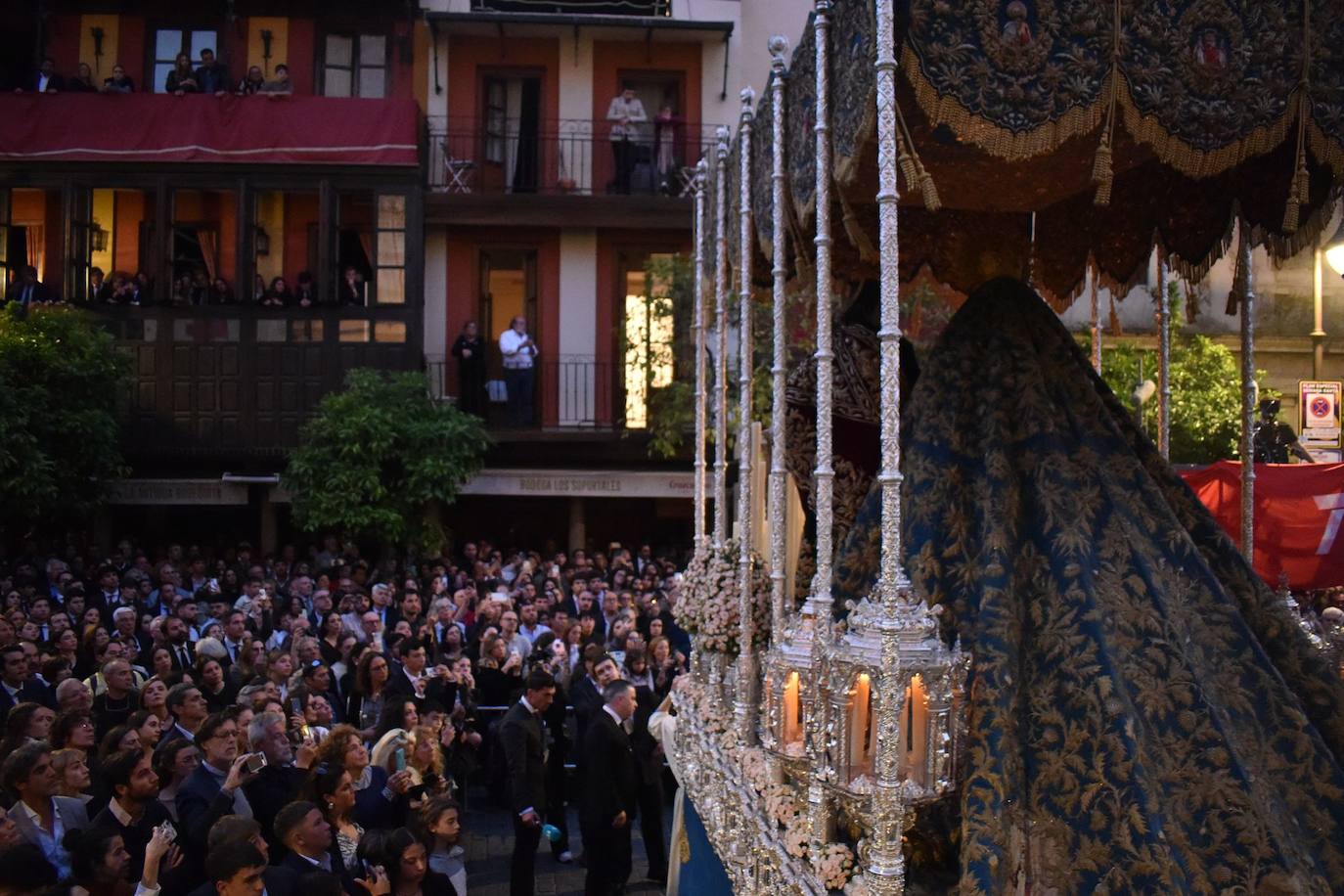 La Hermandad de la Pasión realiza su estación de penitencia este Jueves Santo