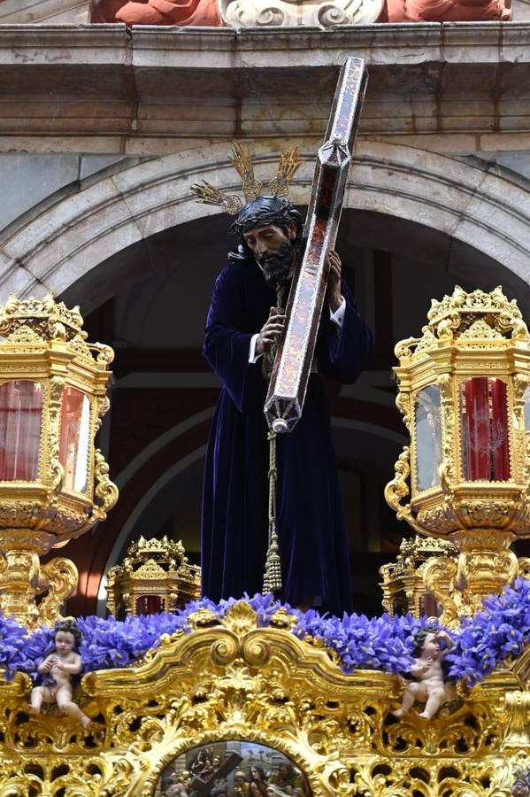 Salida de la Hermandad de La O desde la calle Castilla