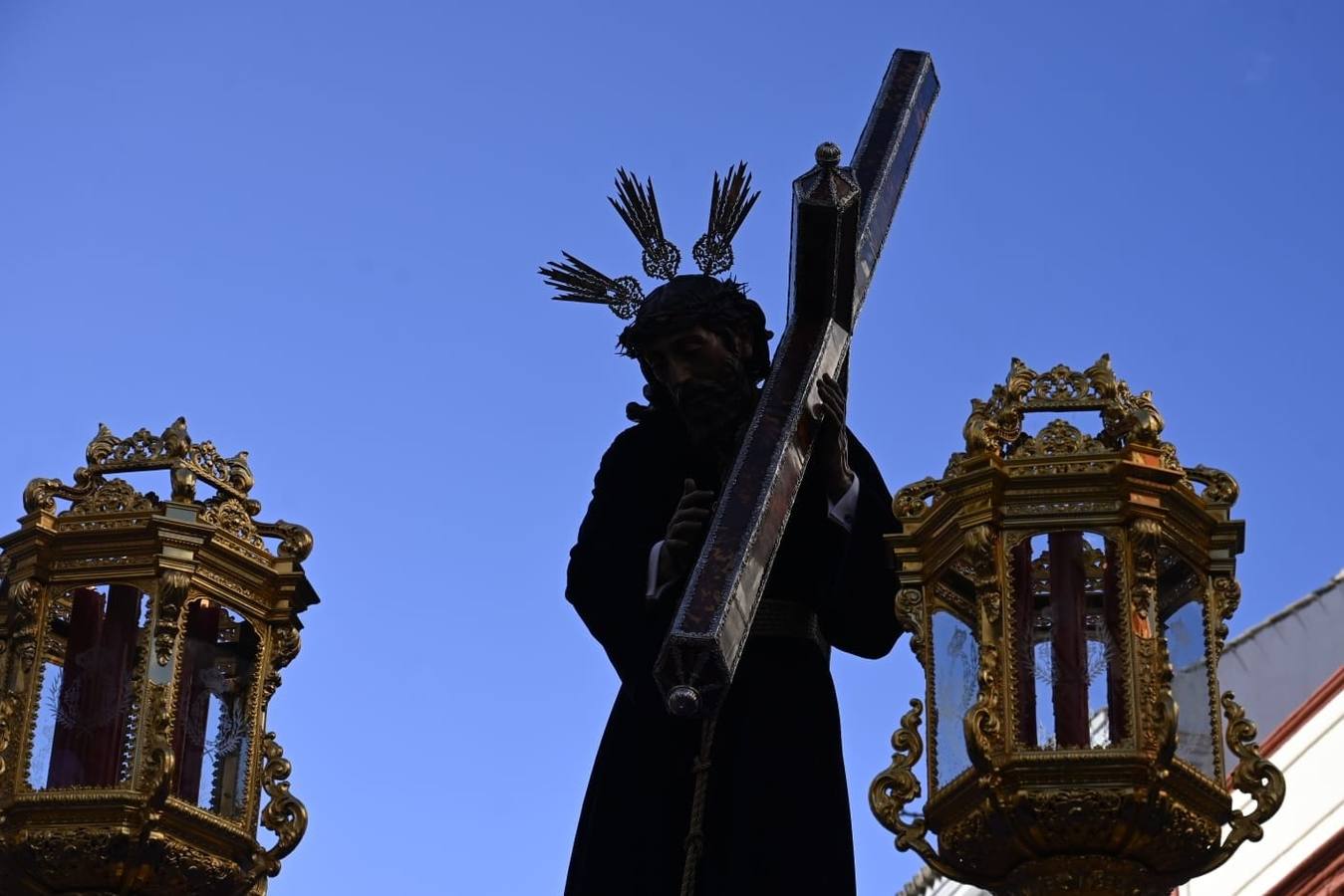 Salida de la Hermandad de La O desde la calle Castilla