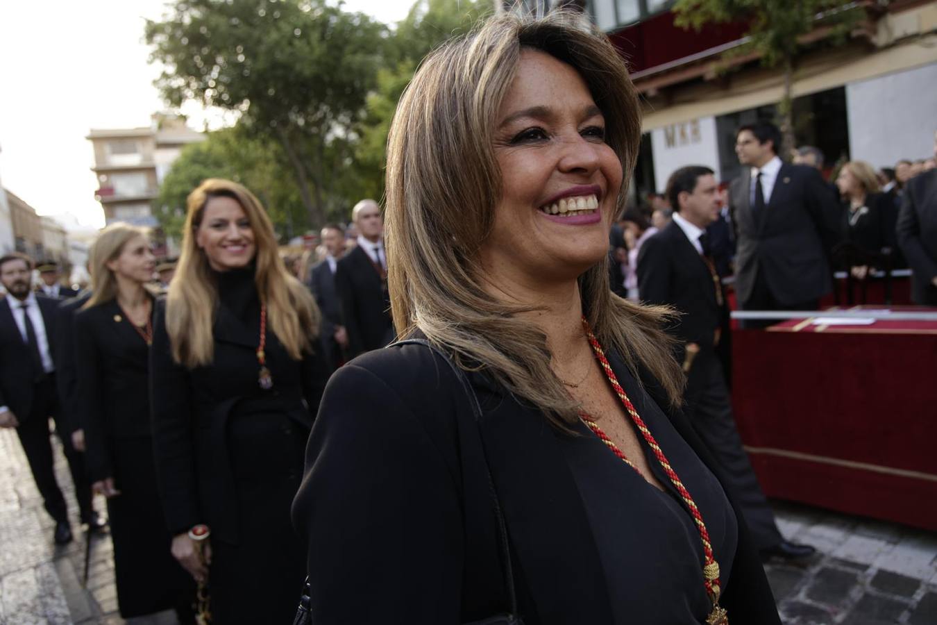 Procesión del Santo Entierro, en la que la hermandad ha estado acompañada por un cortejo con las principales autoridades de los distintos estamentos de la ciudad