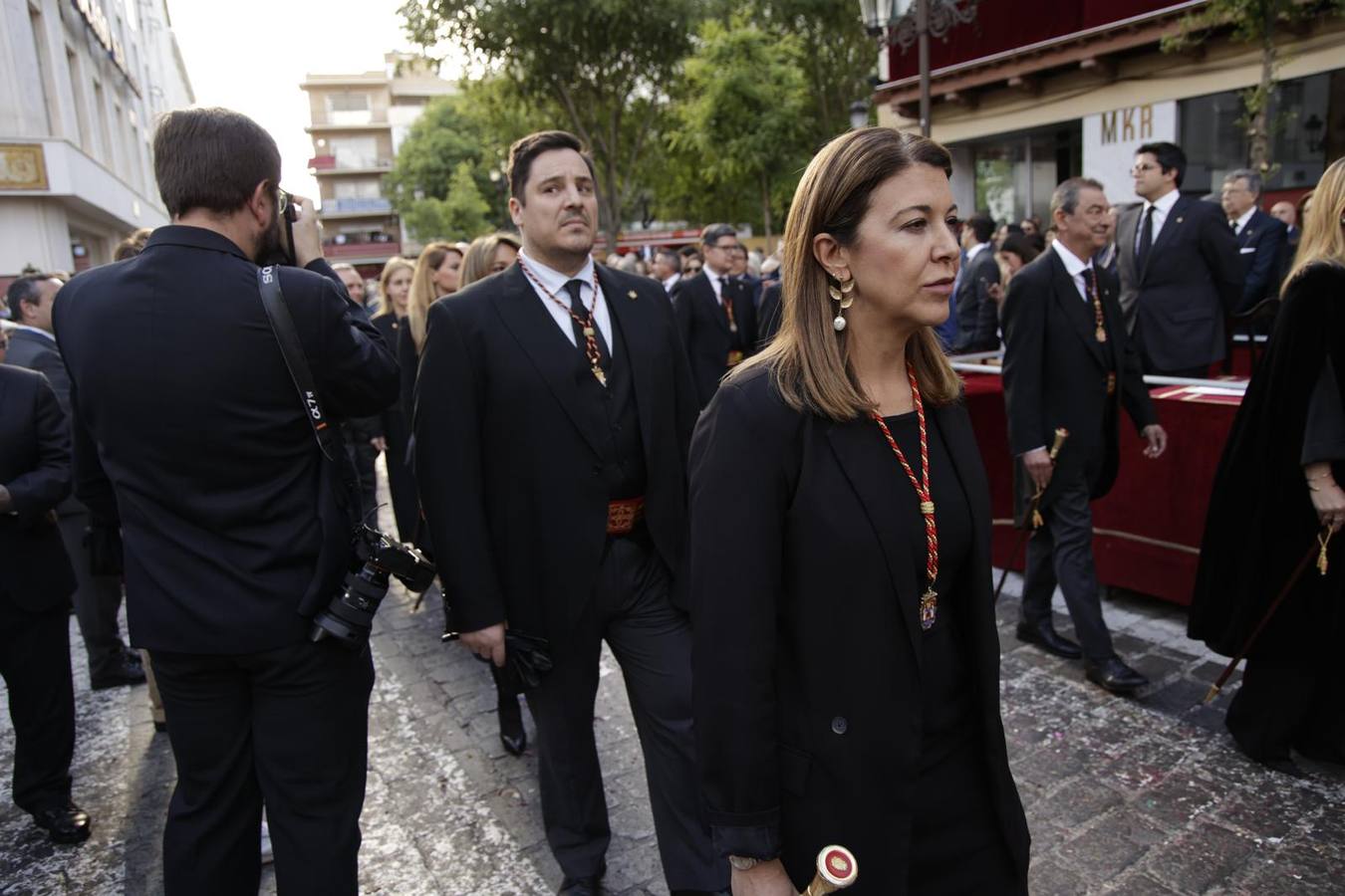 Procesión del Santo Entierro, en la que la hermandad ha estado acompañada por un cortejo con las principales autoridades de los distintos estamentos de la ciudad