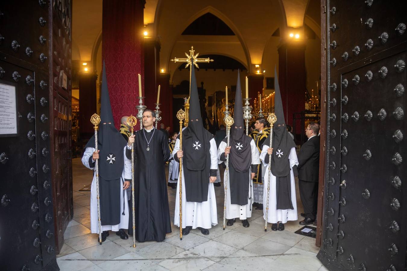 Salida de la hermandad de la Soledad, este Sábado Santo