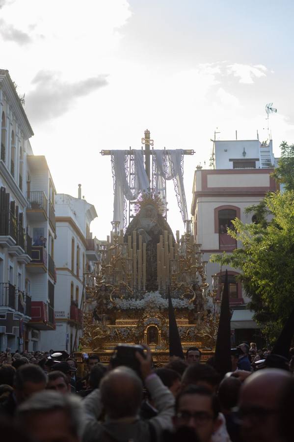Salida de la hermandad de la Soledad, este Sábado Santo