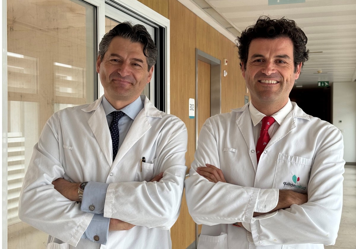 Los doctores Mariano y Rafael García de la Borbolla en el Quirónsalud Sagrado Corazón de Sevilla