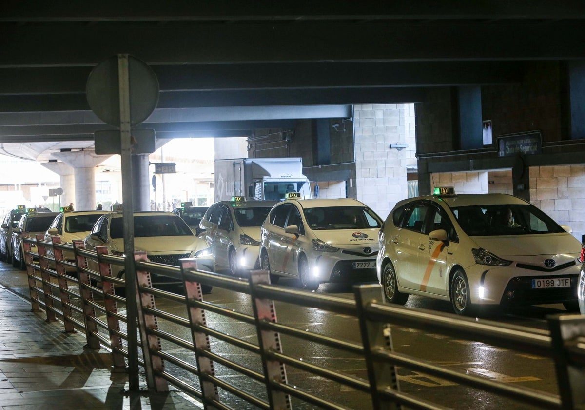 Taxis en el aeropuerto de Sevilla