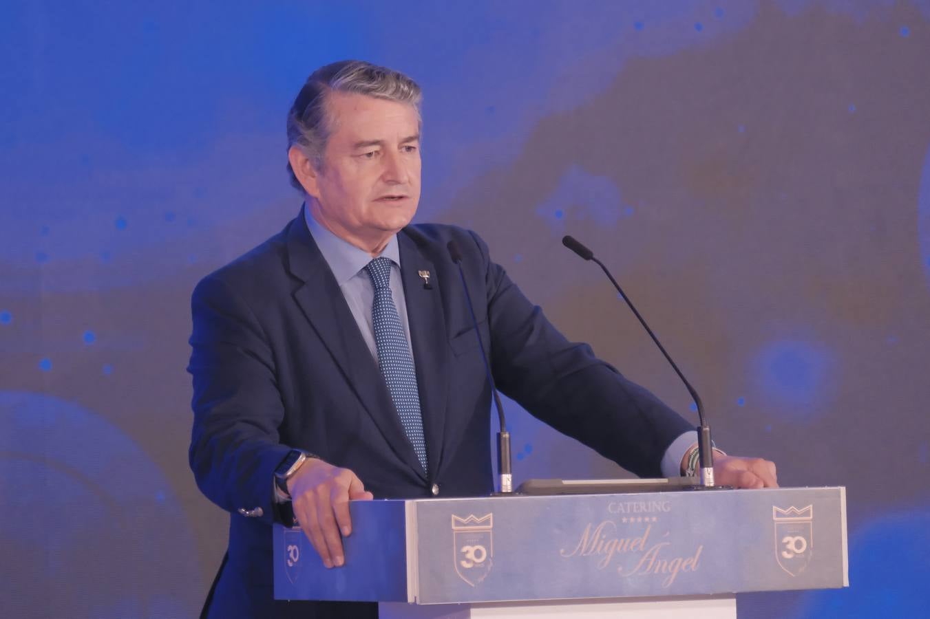 Amigos y colaboradores del Catering Miguel Ángel llenaron el Casino de la Exposición para celebrar el 30 aniversario de la empresa